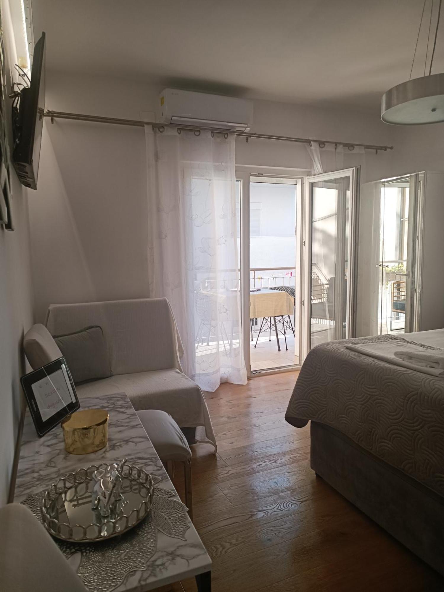 apartment Golden sunrise - 4 ul.petra svacica11 Baška Voda Eksteriør billede
