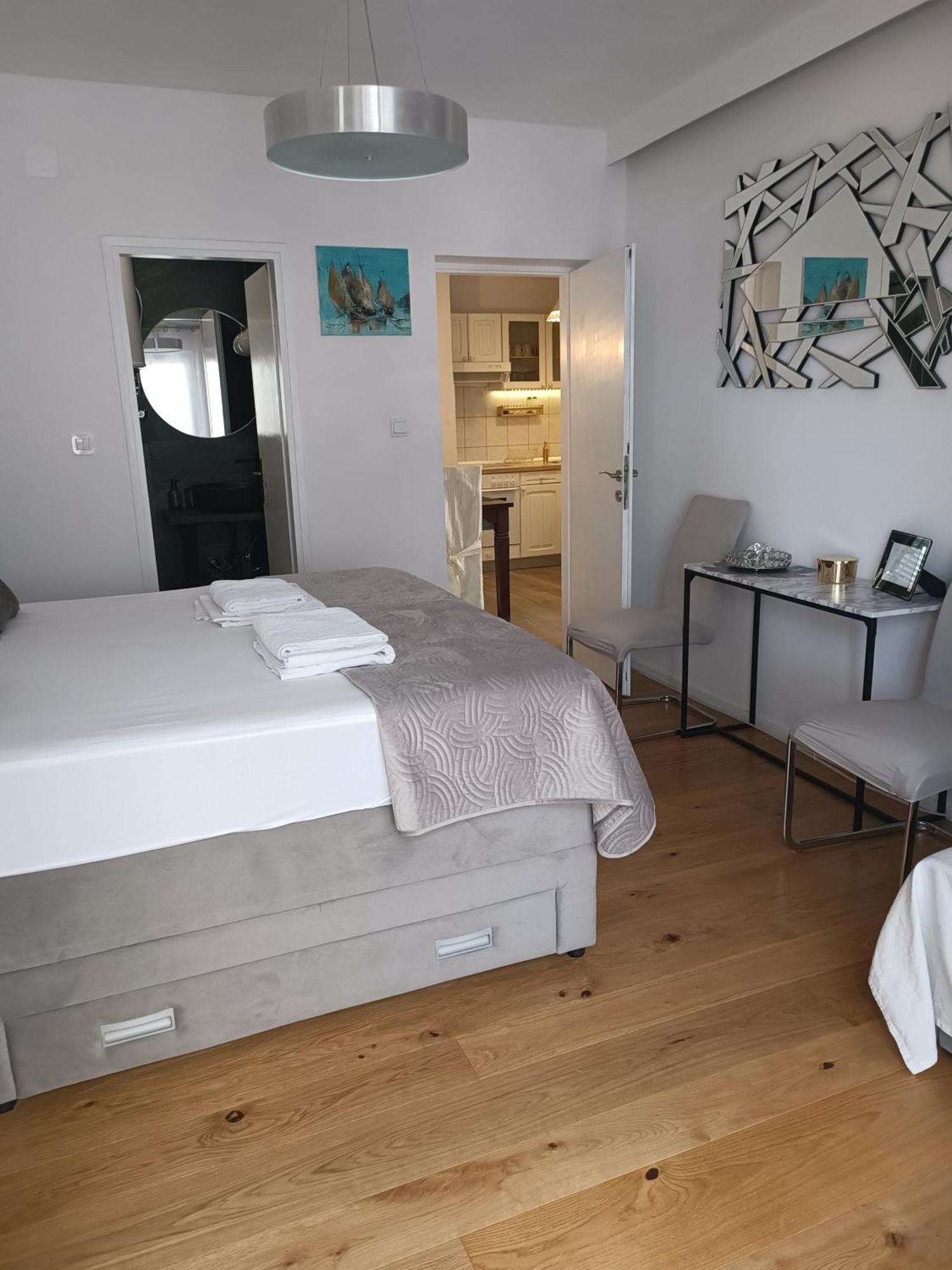 apartment Golden sunrise - 4 ul.petra svacica11 Baška Voda Eksteriør billede